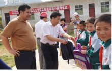 爱心书包送给山里娃