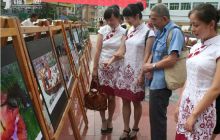玉屏举办建党90周年摄影展