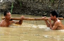 松桃孟溪：安山农民抽水急救万亩稻田