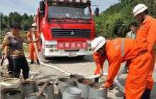 石阡遭受50年一遇特旱 石阡消防抗旱保民生