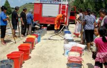 印江：送水三千余吨 解决八万余人饮水困难