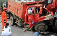 四车相撞一人死亡玉屏消防雨中施救