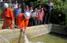 2000余群众无水喝 消防抗旱应急分队送水进村