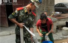 铜仁武警支队官兵积极投身抗旱救灾行动