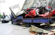 石灰坡发生货车追尾事故