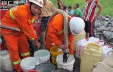 干旱无情人有情 德江消防送水显真情