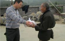 长坪乡敬老院中秋节21位老人暖融融