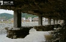 印江县木黄镇公路被泥石流催毁