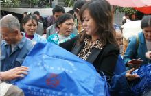 德江县妇联抗旱帮扶献真情