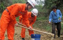 秋种难下种 石阡消防送水到田间地头