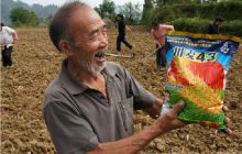 钱家乡掀起秋种高潮