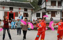 印江：民居改造村庄整治 让农家美起来富起来