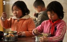 印江农村寄宿学生免费享受营养菜汤