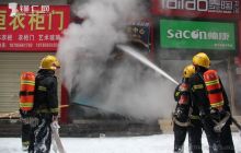 油漆店起火浓烟滚滚 铜仁消防火速“救场”