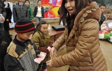 “爱心妈妈”情暖苗乡