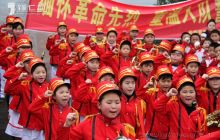 缅怀革命先烈，重温入队誓词